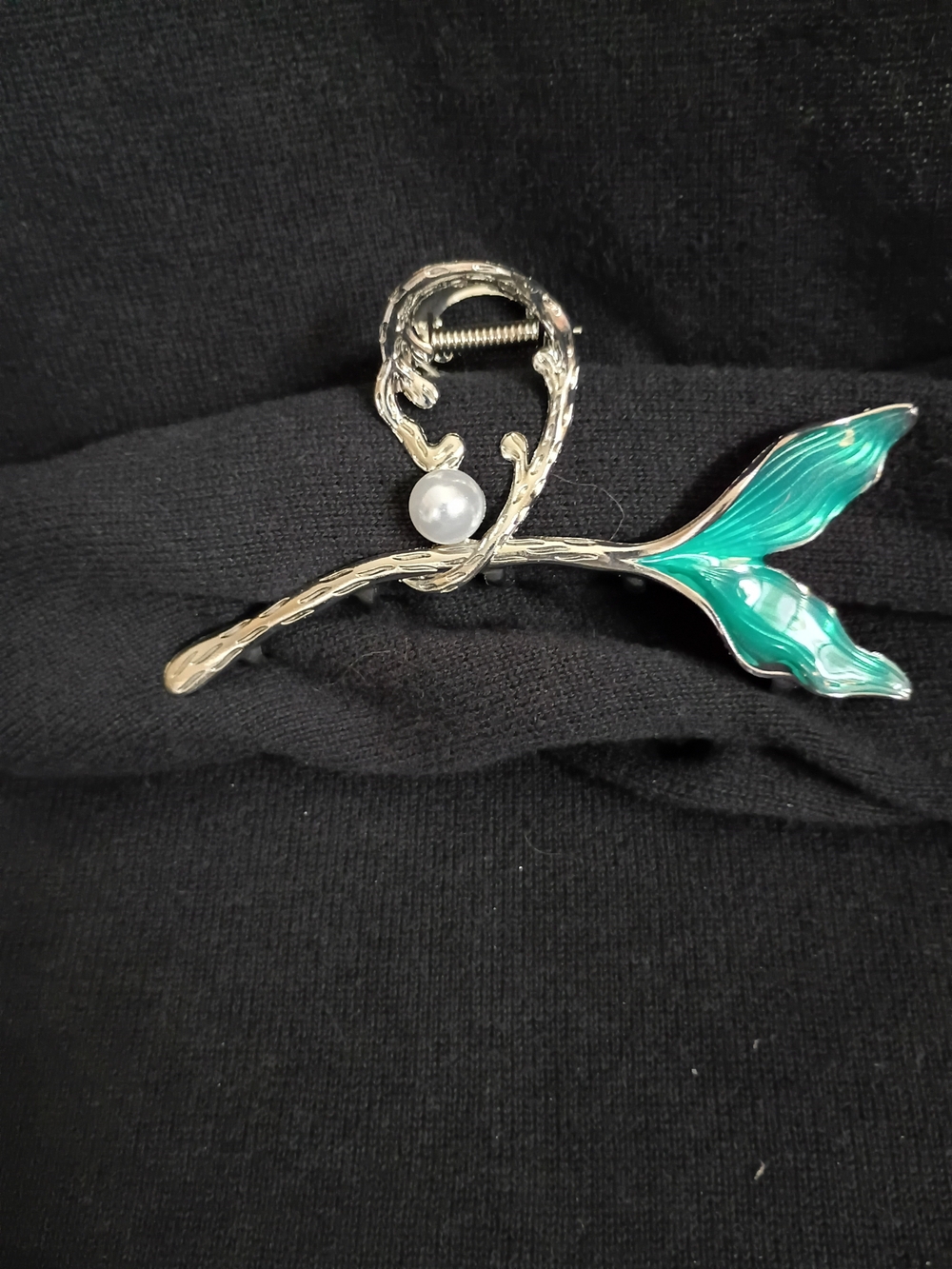 *NWOT* Women's Mermaid Tail Hair Clip. Pearl Accent - Women's Hair Accessories